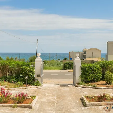 Stone And Sea Escape By Apulia Villa Cozze